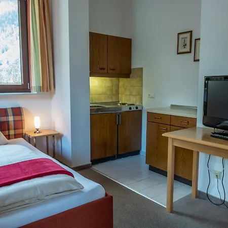 Hotel Kaerntnerhof 3*