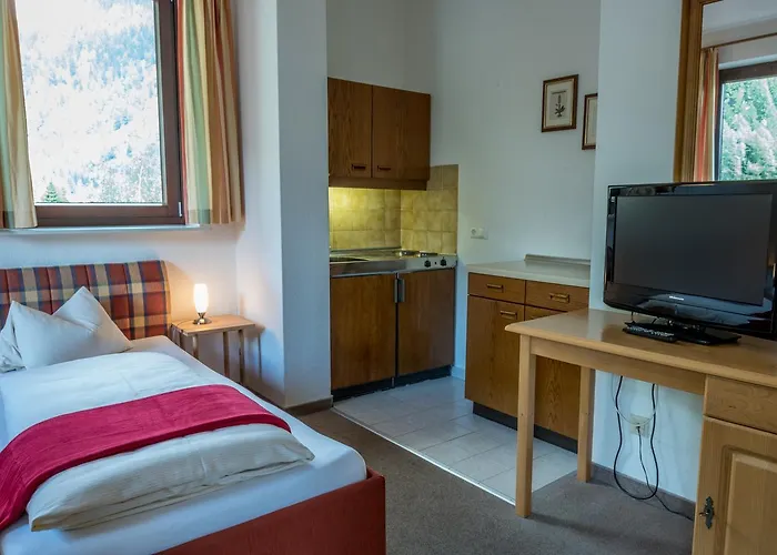 Hotel Kaerntnerhof 3*